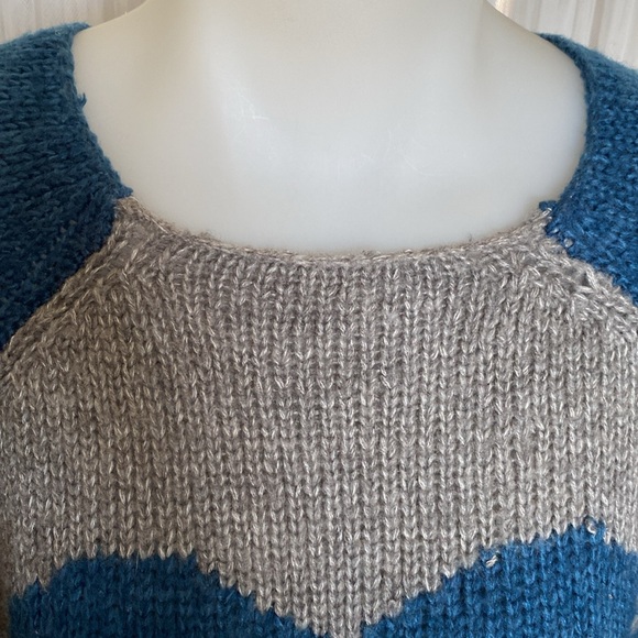 Bluecrush big heart pullover sweater knit! Size XL - Picture 5 of 16